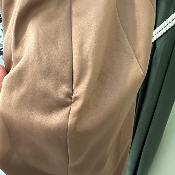 House of CB. Elegant One-Shoulder Brown - Picture 7 of 9